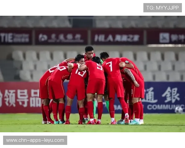 国足锋线组合展现默契配合，足坛锋线组合排名